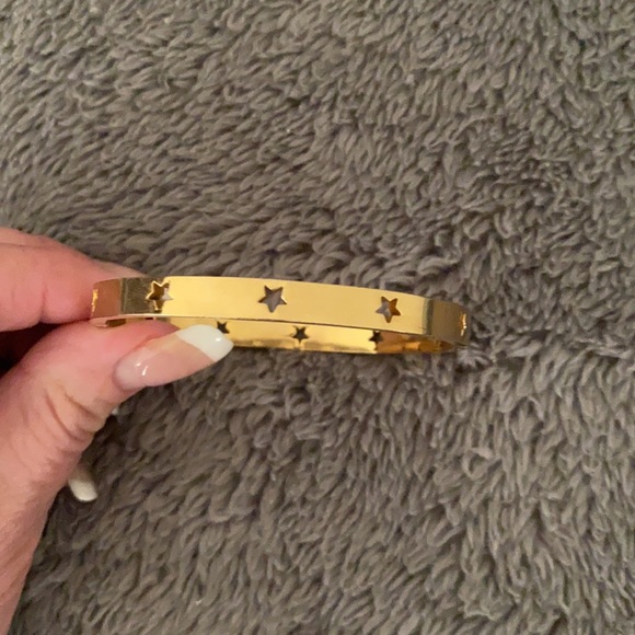 Jewelry Vintage Gold Tone Hinged Oval Bangle Bracelet Euc Poshmark